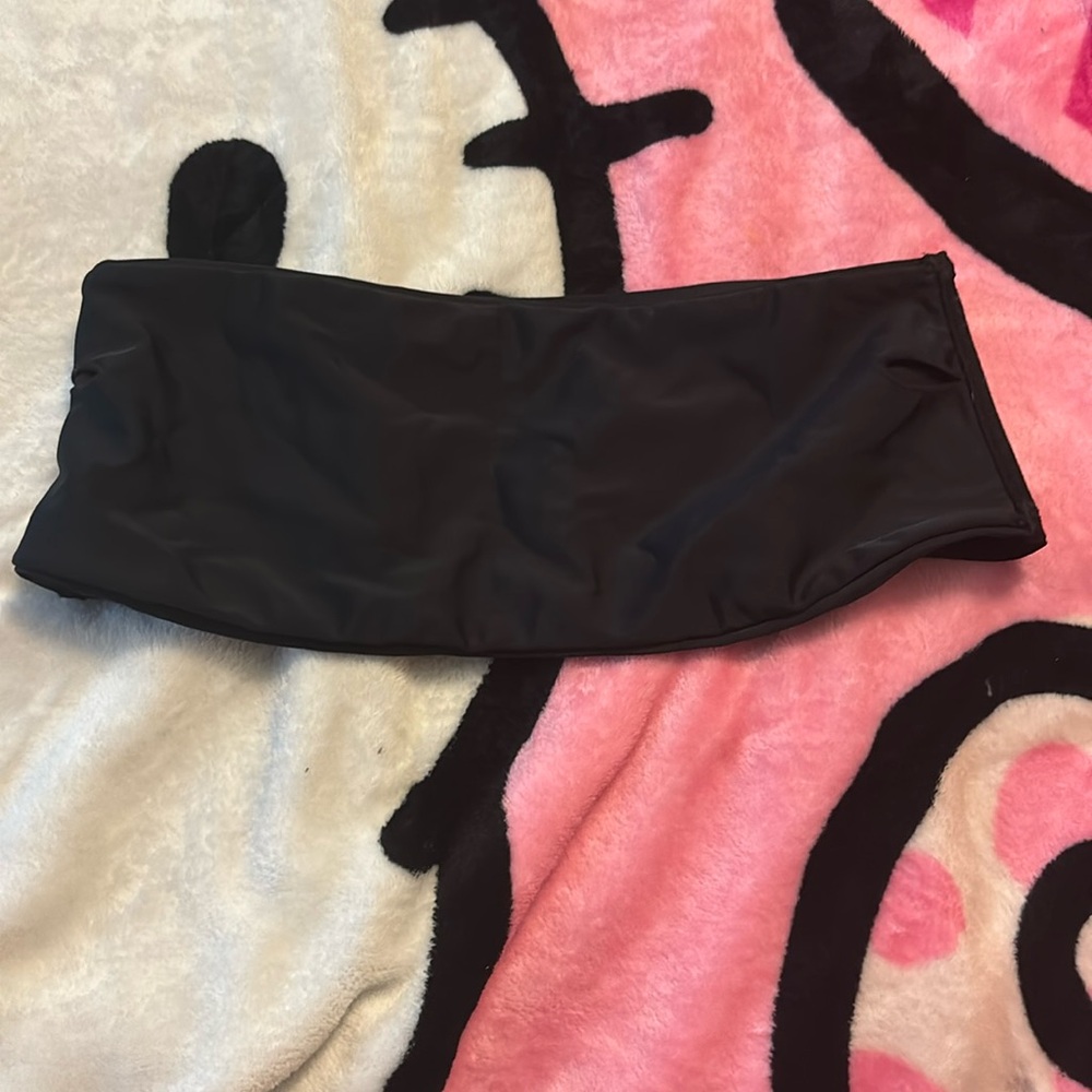 The size is a small and the color is black.